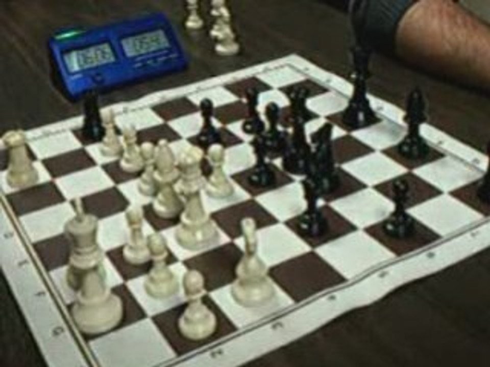 ECHECS : ZITOUN 1 VS 0 TINTIN (CLASSE A 2008)