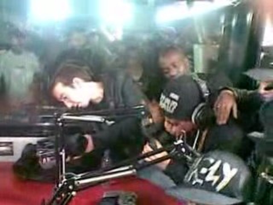 Freestyle planete rap de busta flex avec la releve et scaro