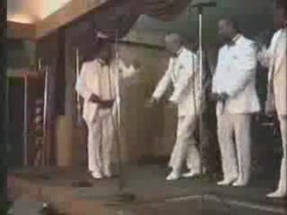 The Solitaires - Walking Along