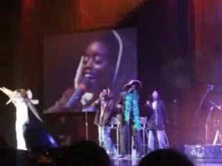 Alicia Keys - I Need You (Nantes 31/10/08)