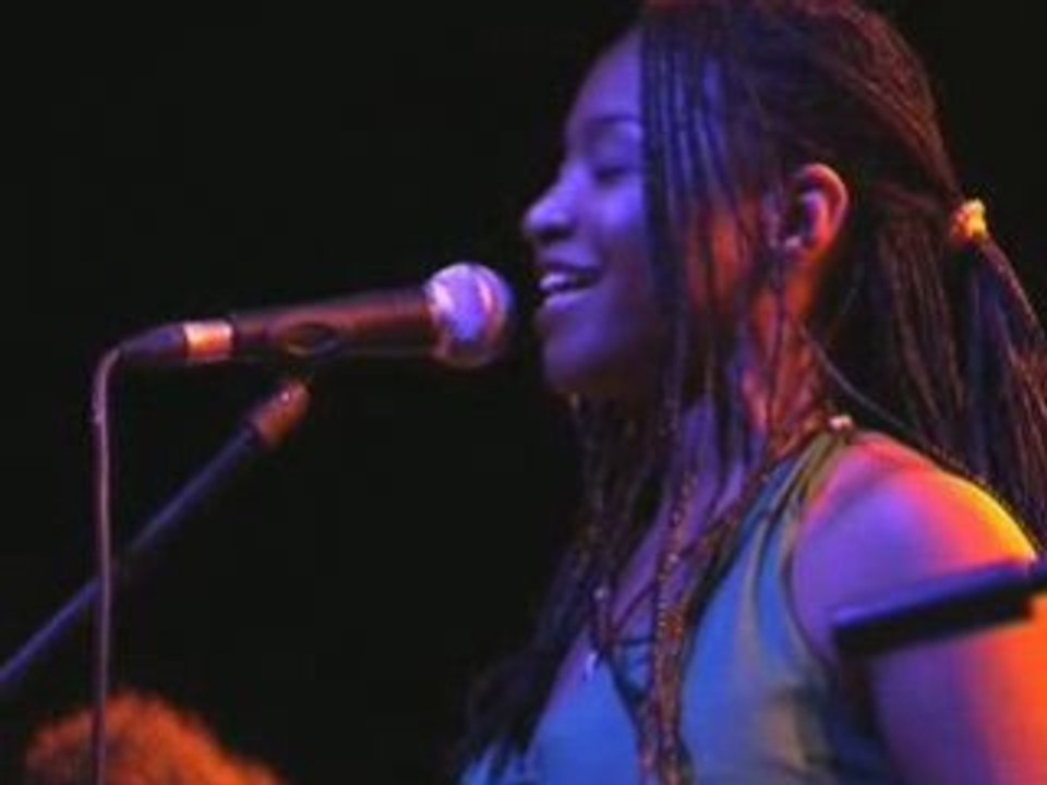 Esha Tizafy Demo 2009