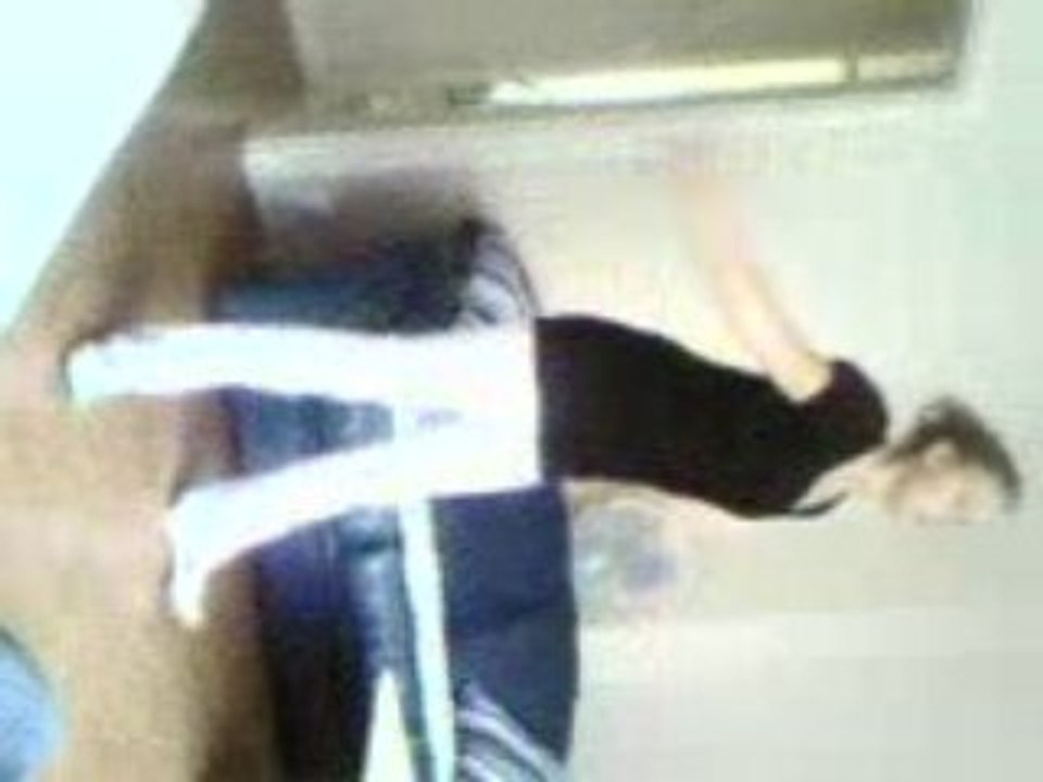 ma ptite soeur tecktonik!