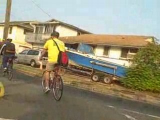 Bike with aloha – University Avenue to McCully Street
