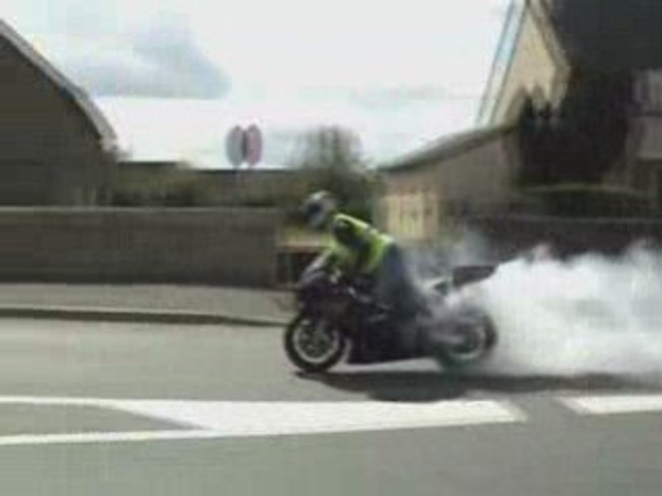 Burn moto gsxr hornet Super u Bécon Mariage Vincent Marina