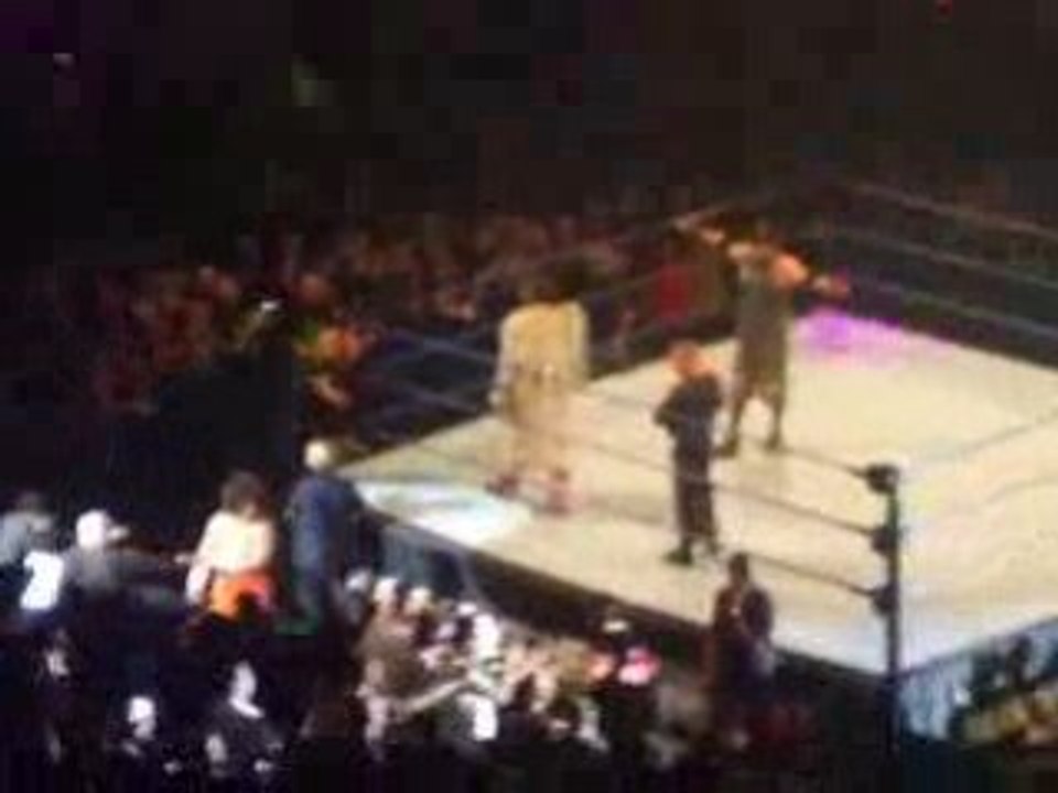 Entrance Carlito and Primo (Bruxelles 07/11/2008)