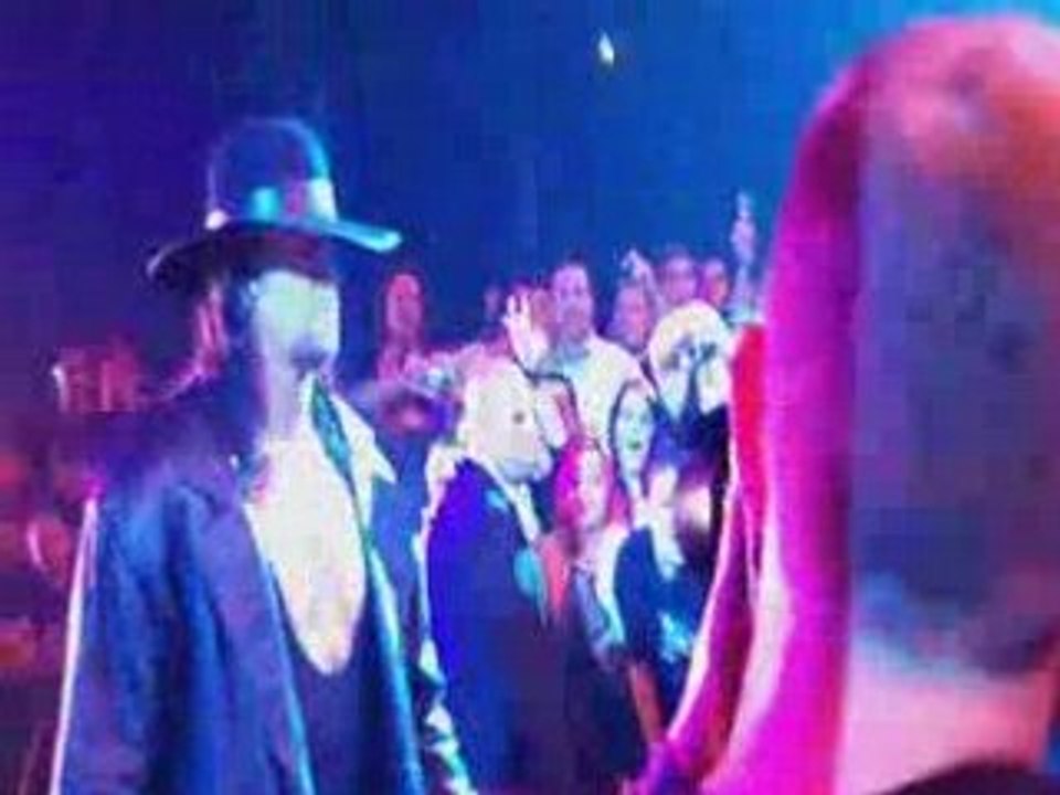 WWE SMACKDOWN A NICE entrée de l'UNDERTAKER et du BIG SHOW