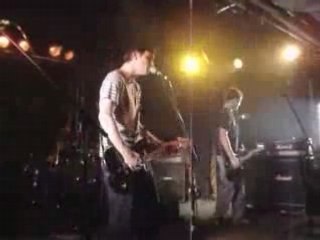 MeRrY LaUnDrY (live) - Blink182