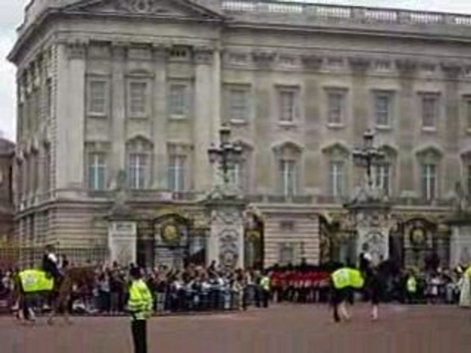 London - Buckingham Palace - Relève de la garde - 25.08.08
