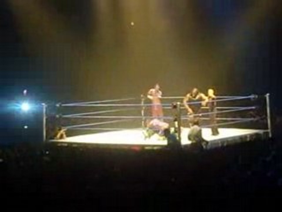 sd ecw MVP et Mark Henry vs Hardy Boys P.4