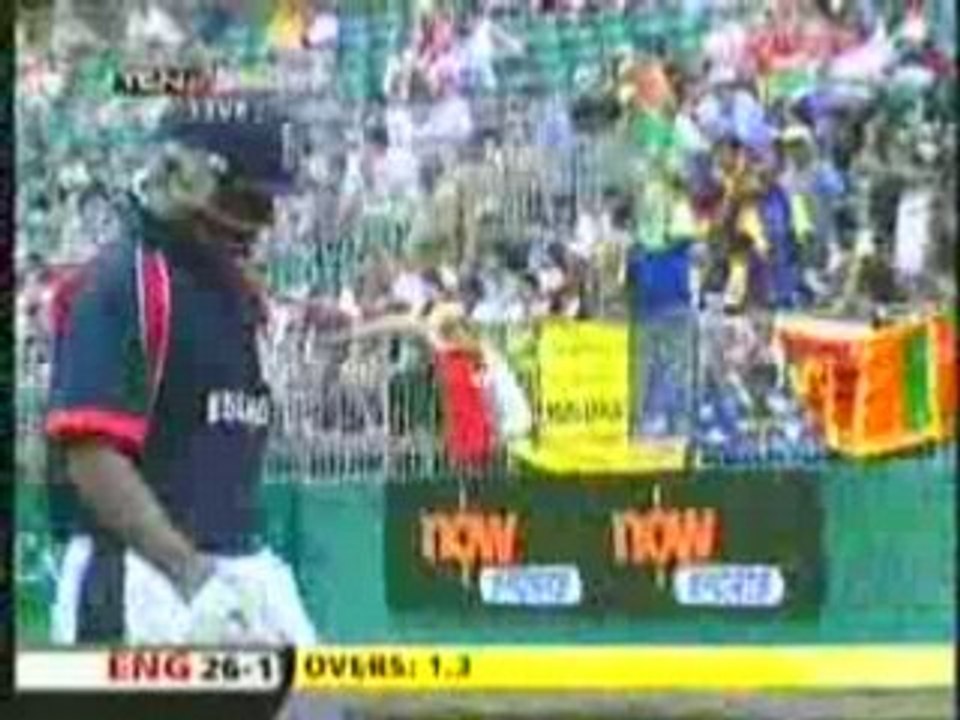HK Super Sixers : Eng Innings : 2nd over.mpg