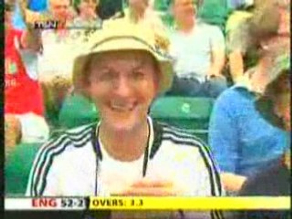 HK Super Sixers : Eng Innings : 4th over.mpg