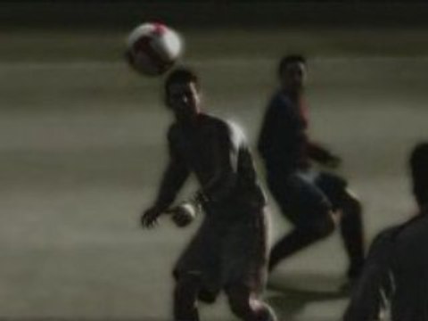 PES 2009 - Demi volée 25M Iniesta