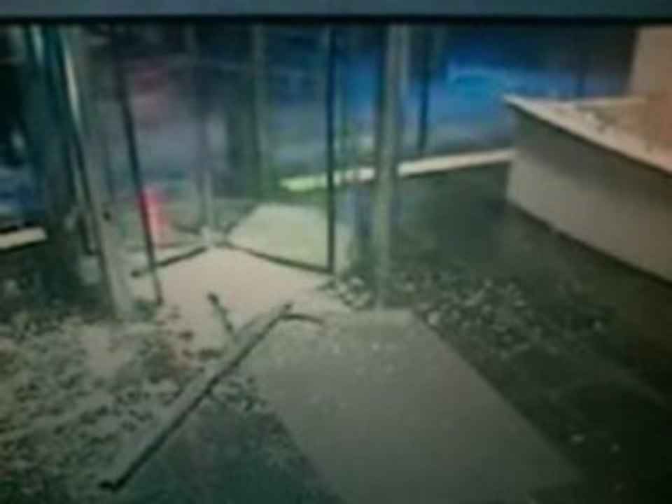 Revolving Glass door mis-hap