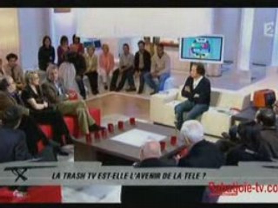 Objet du Scandale - 1/3