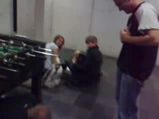 Tja, das passiert wenn man im Tischkicker zu Null verliert