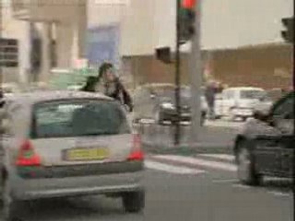 ENTRATA VELOCE IN AUTO