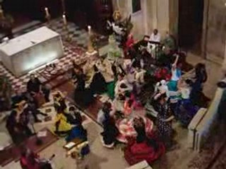 SEVILLANE A LA CATHEDRALE