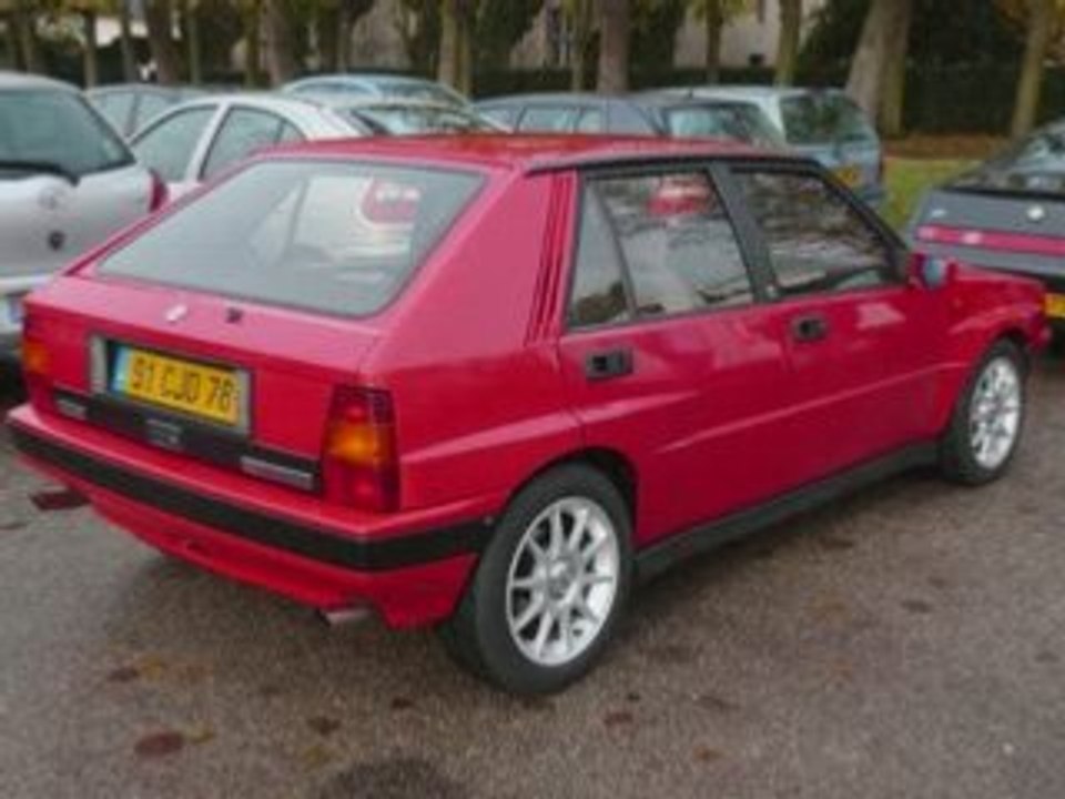 Lancia Delta Rassemblement à Sceaux DIP75
