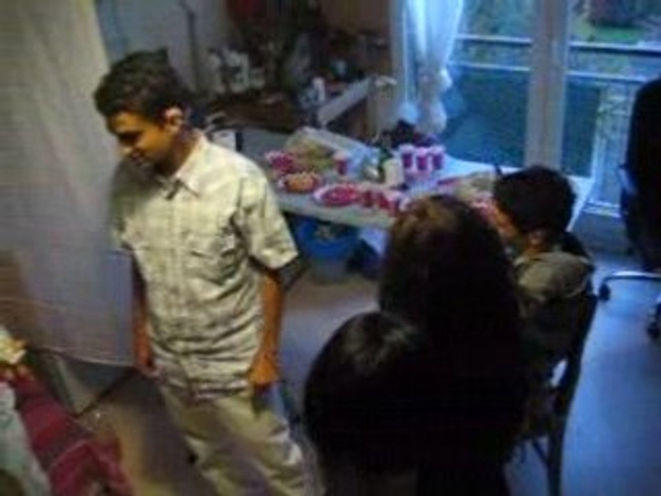 LE CADEAU: DE LA PART DE MARINE