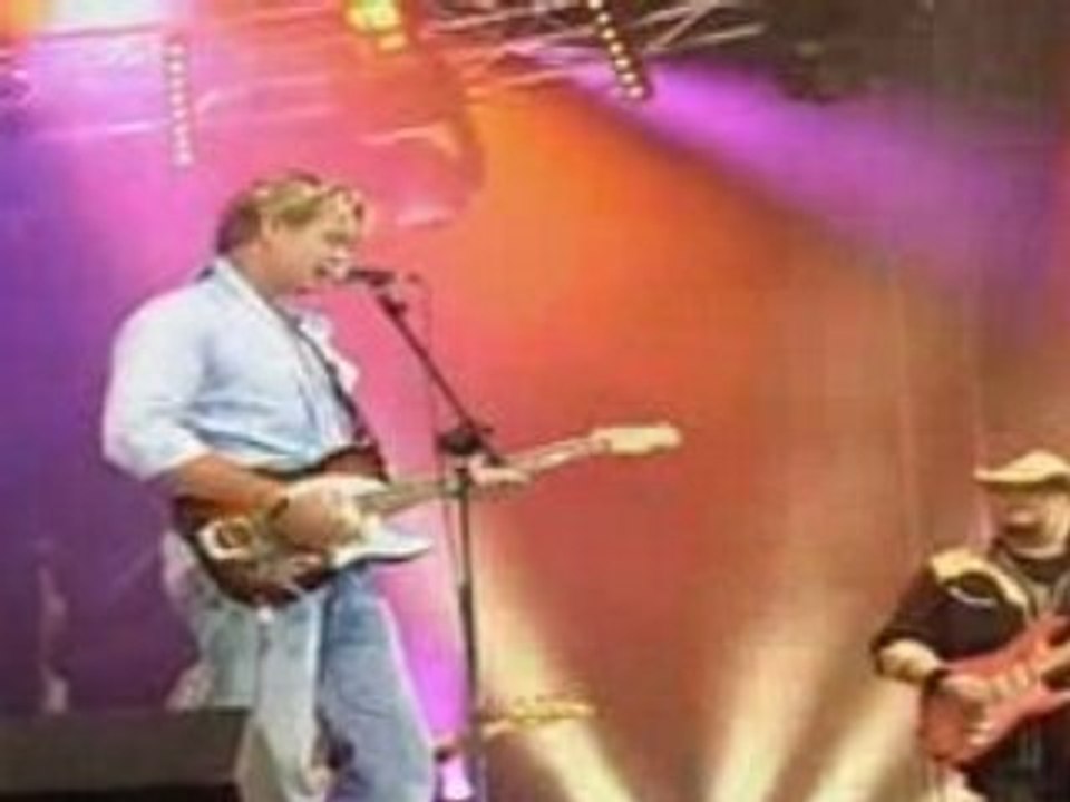 Montage du festival de country musique de mirande