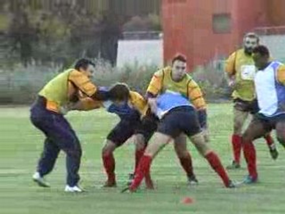 XV de France : jeu avec ballon à Marcoussis