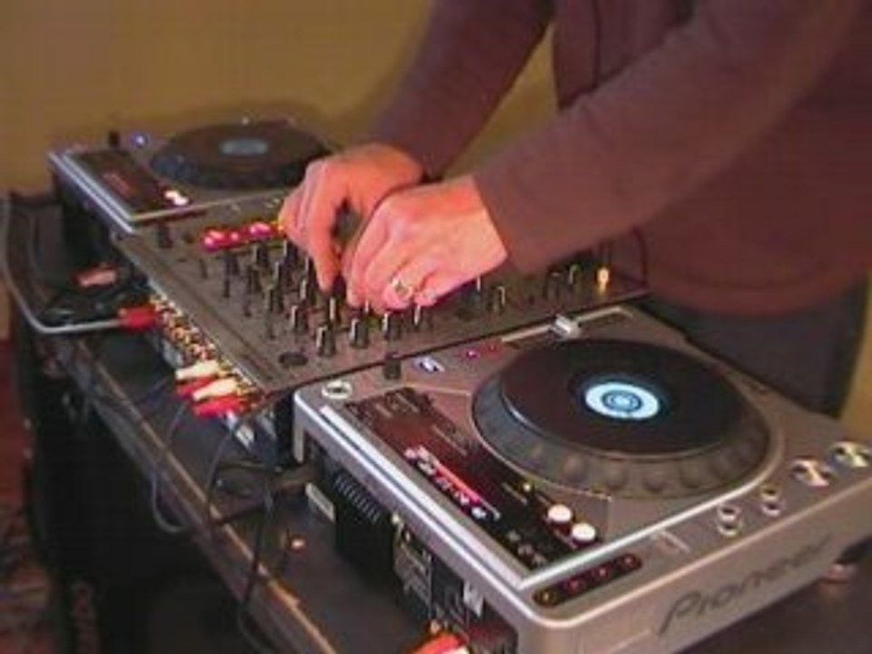 .DJ RICO
