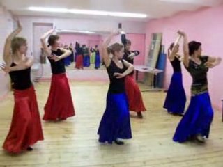 Девчонки репетируют Тангос
