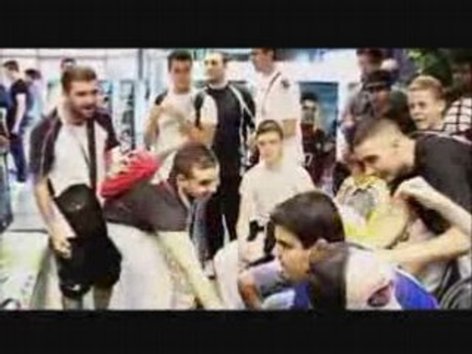 GAME ONE - PES LEAGUE 2008 - Finale Paris - PART 2