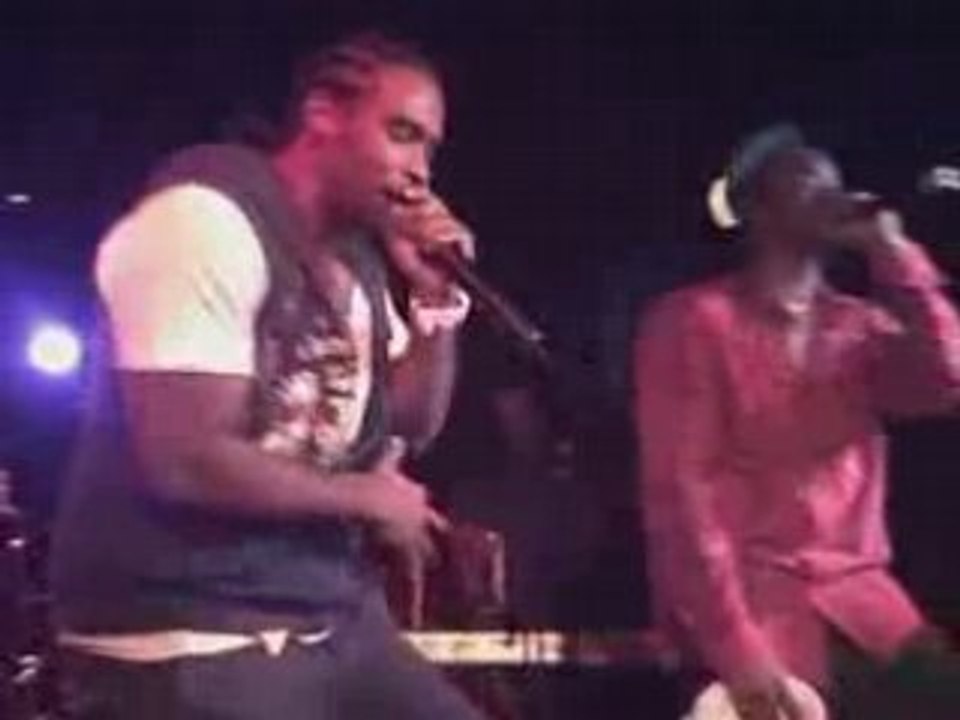 Black Milk & Pharoahe Monch Perform the matrix