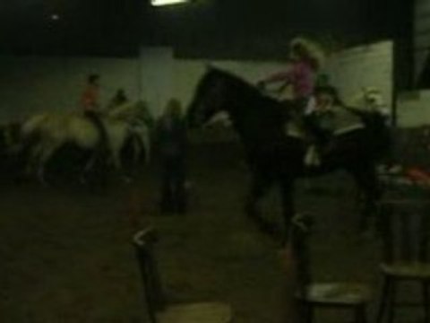 02-11-08 jeu chaises musicales