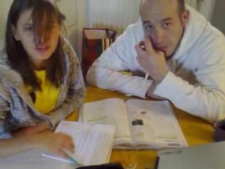 Manon et Ju font les devoirs le 25.10.08
