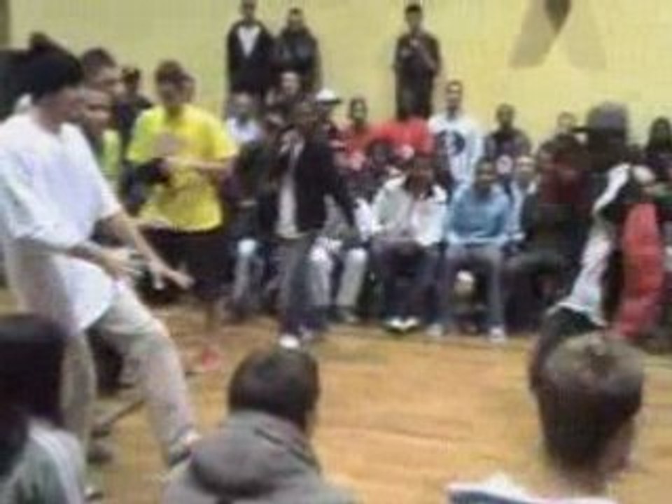 STREET ATTITUDE - Kangoo Crew VS Comic Crew