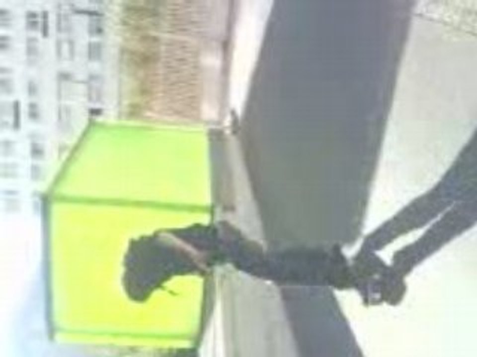 regis se gamelle en skate