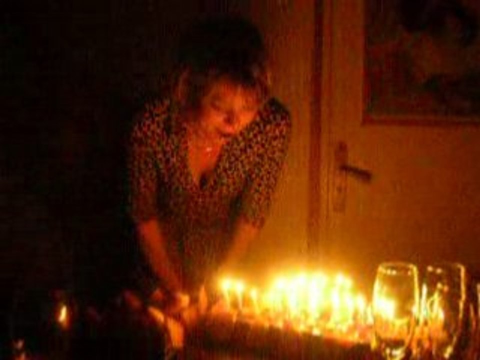 Audrey souffle ses bougies