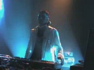 Clip (DivX plein écran)