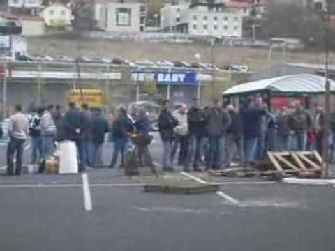 Manifestation d'agriculteurs au Géant de Vals-près-le-Puy