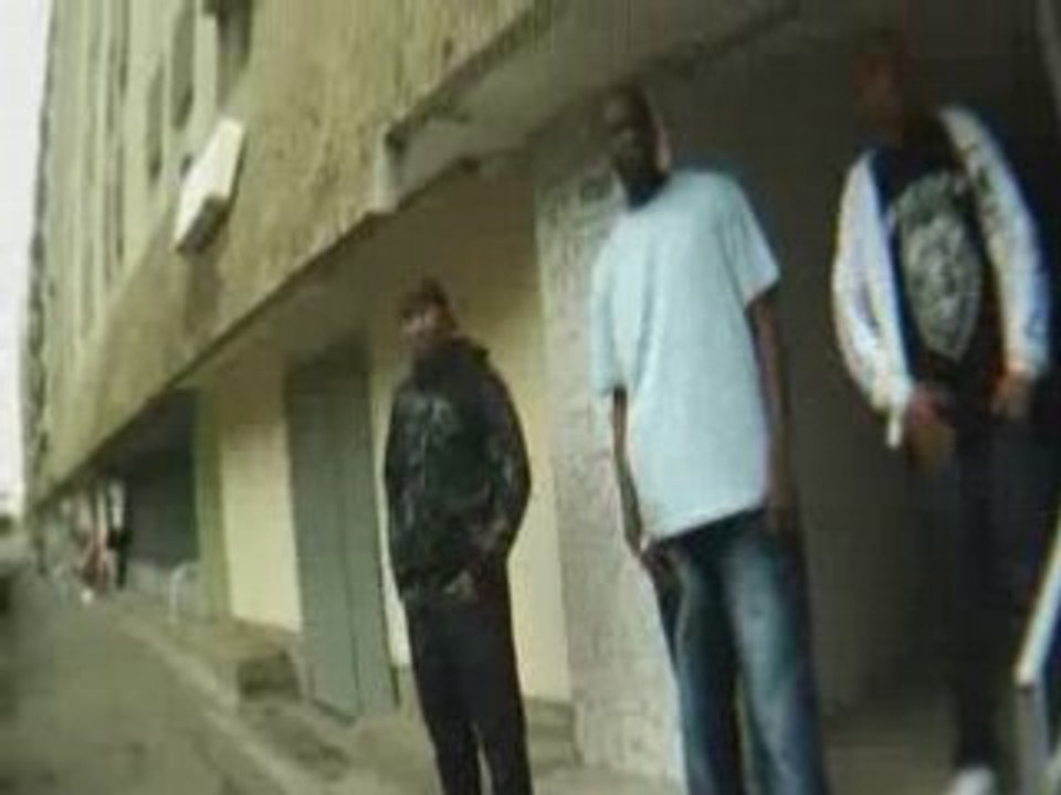 Nysay ft Issaka - On fume, on traine