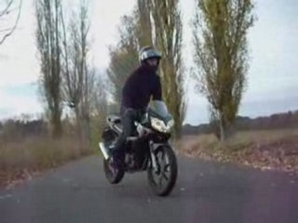 Stoppie Debüt von Robott feat Sutkus