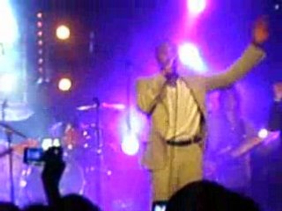 Raphael Saadiq - Get Involved [Live In Paris]