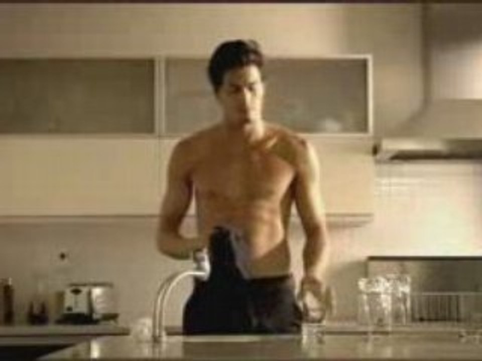 Reversa Plumber Washing up