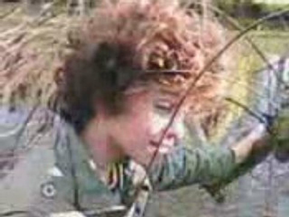 a deux doigts de tomber dans l'eau