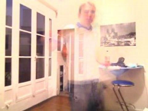 Wiwi égratigne The whistle song