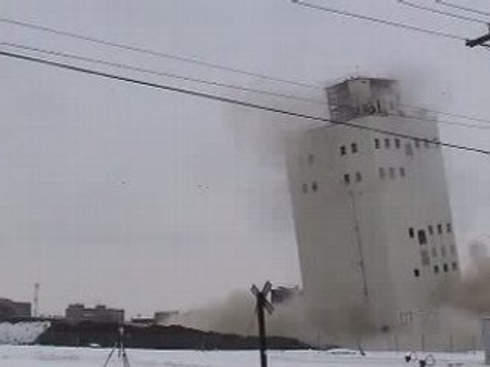 demolicion fallida-Building demolition goes wrong