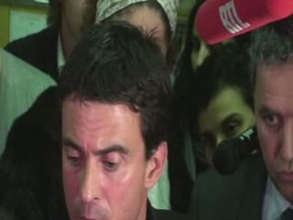 Valls dénonce les "combines" Aubry-Hamon-Delanoë