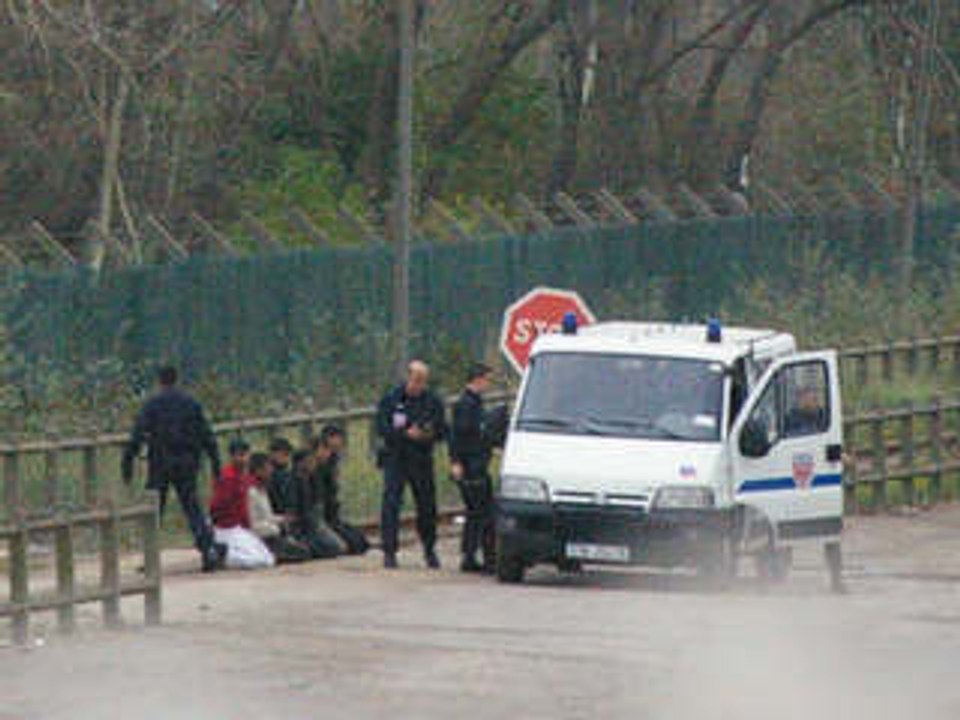 Les 50 afghans retenus au CRA de Coquelles témoignent !