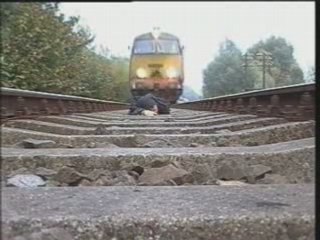 l'homme sous le train