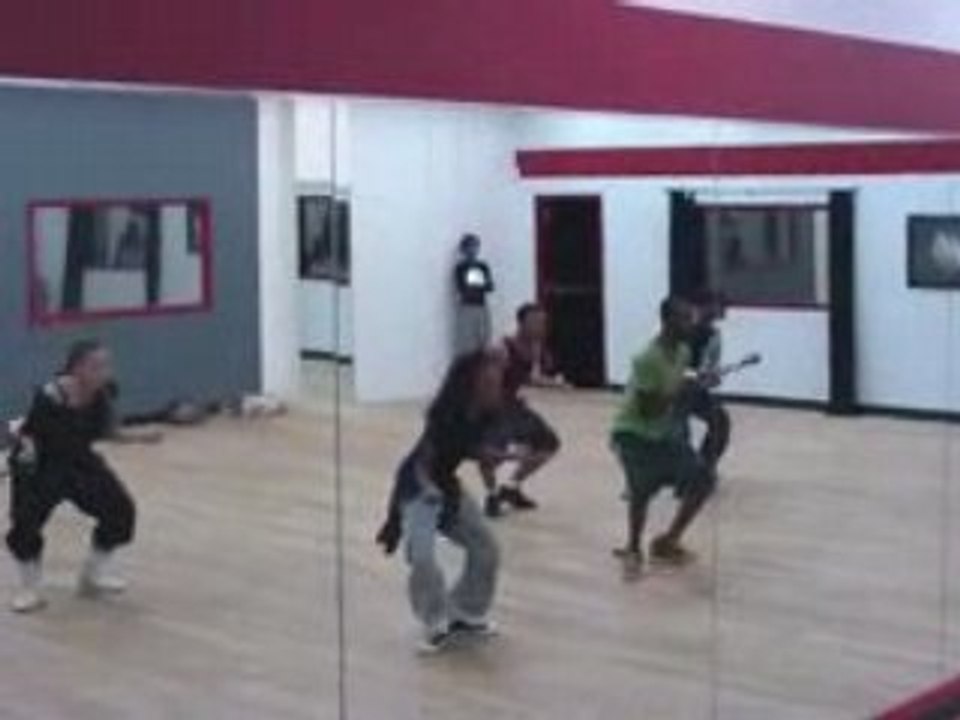 Hip Hop Dance - New Style - "World Town" M.I.A.