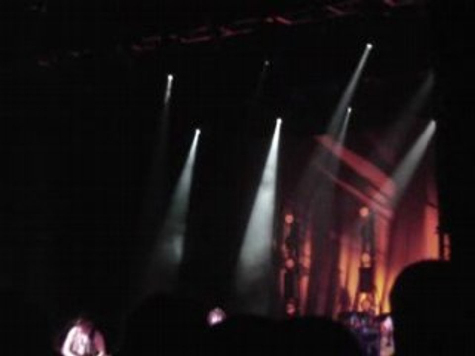 The Kooks - She moves in her own way