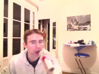 Wiwi égratigne "Alors je pense à toi"