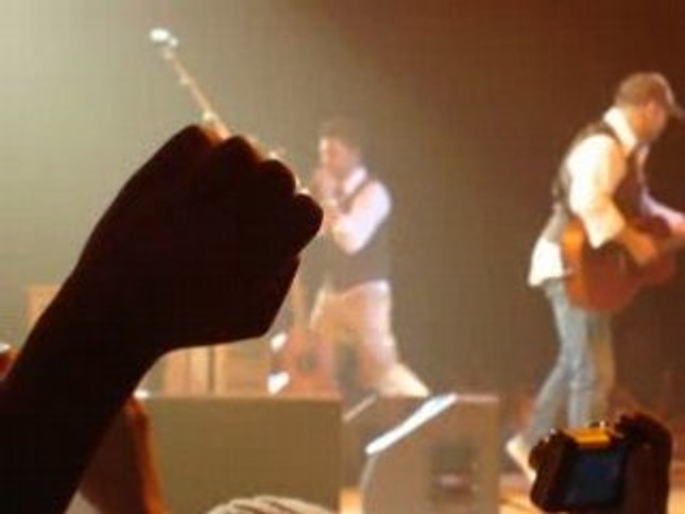 CHRISTOPHE MAE ON S ATTACHE